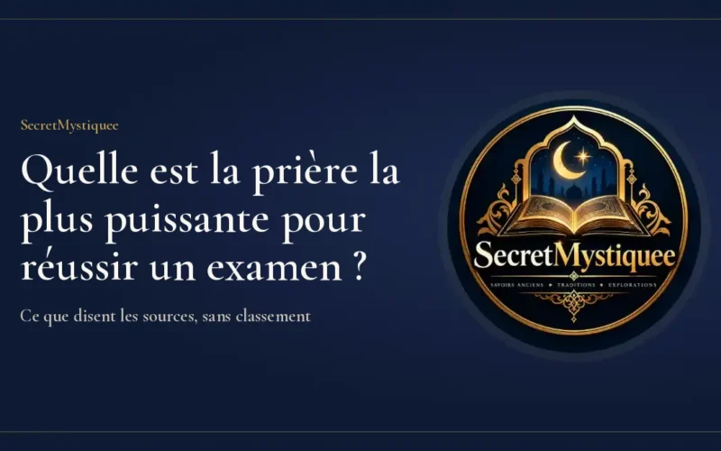 Mains ouvertes en invocation devant un cahier et une lampe, illustration pour l'article quelle est la prière la plus puissante pour réussir un examen